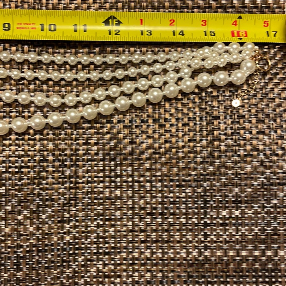 Pearls- Strand of 4 silky white faux pearls - Picture 2 of 5